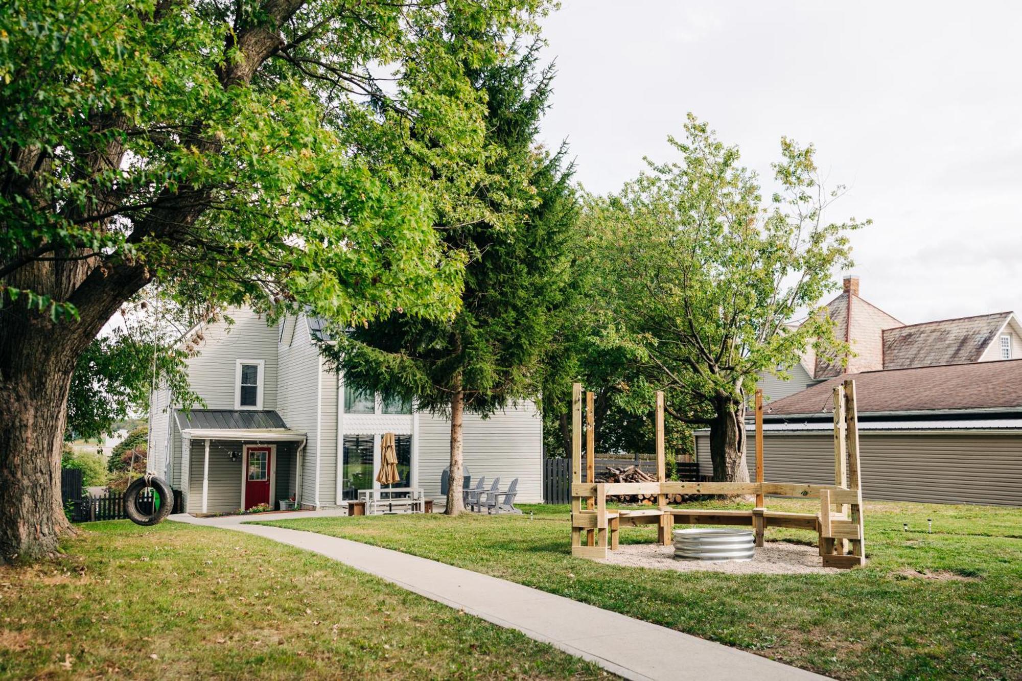 Downtown Escape Great For Large Families & Groups Villa Sugarcreek Exterior foto